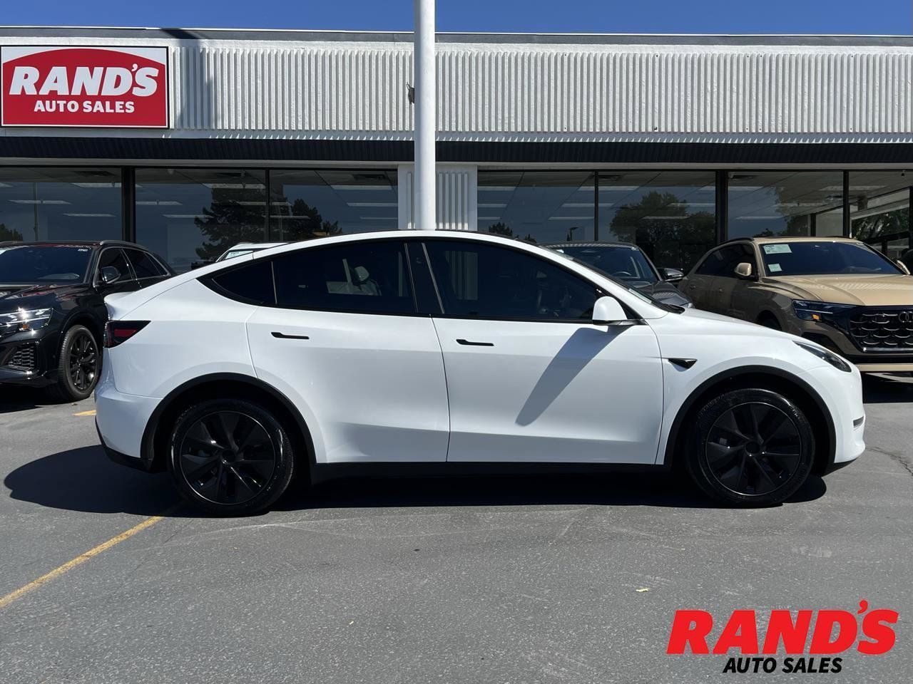 Used 2025 Tesla Model Y Long Range AWD/4WD image 1