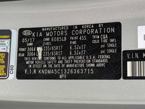 Used 2018 Kia Sedona L FWD image 18