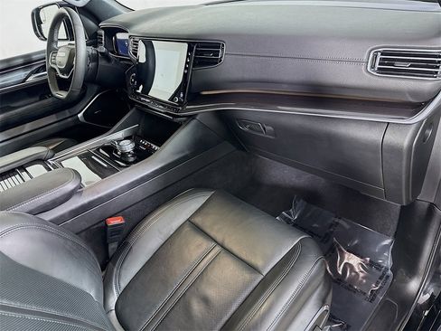 Used 2024 Jeep Wagoneer Base w/ Premium Group I image 36