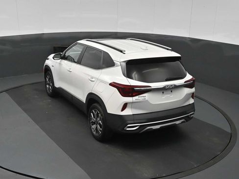 Used 2023 Kia Seltos EX AWD/4WD image 14