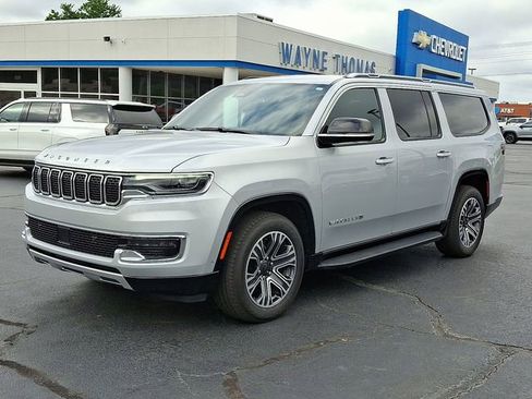 Used 2024 Jeep Wagoneer L Series II w/ Flexible Seating Group image 3