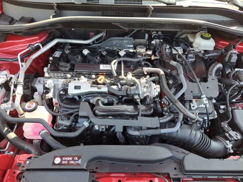 Used 2023 Toyota Corolla Cross SE image 17