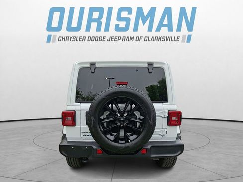 Certified 2025 Jeep Wrangler Unlimited Sahara AWD/4WD image 5
