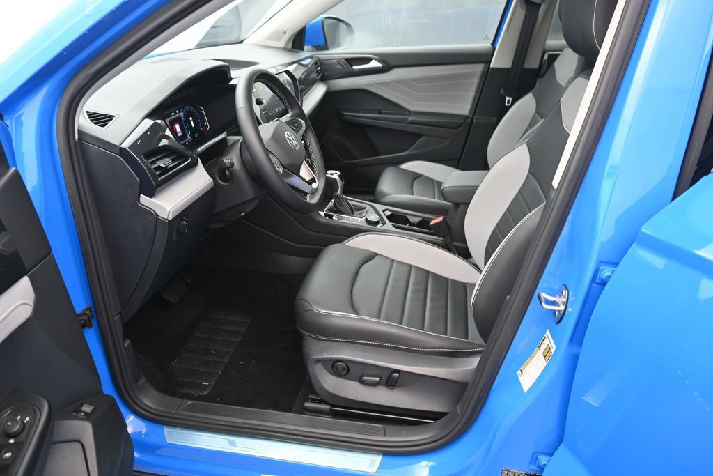 Used 2024 Volkswagen Taos SEL AWD/4WD image 17