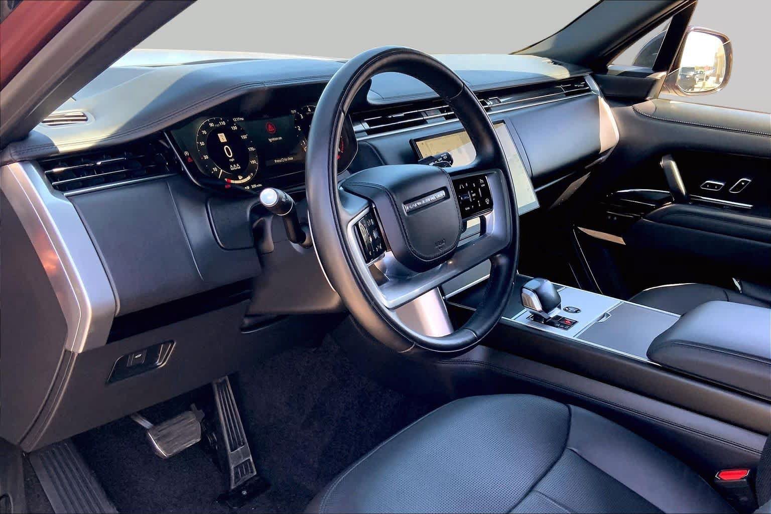 Used 2024 Land Rover Range Rover SV AWD/4WD image 17