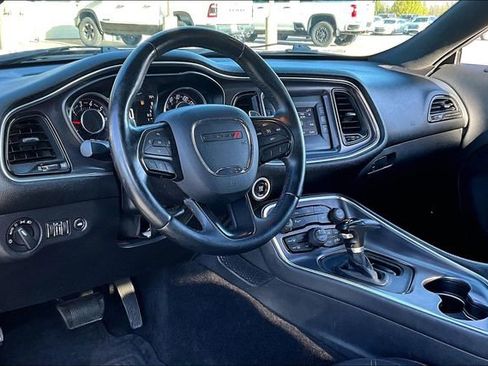 Used 2015 Dodge Challenger SXT w/ Driver Convenience Group image 16