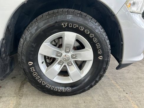 Used 2019 RAM 1500 Express RWD image 23