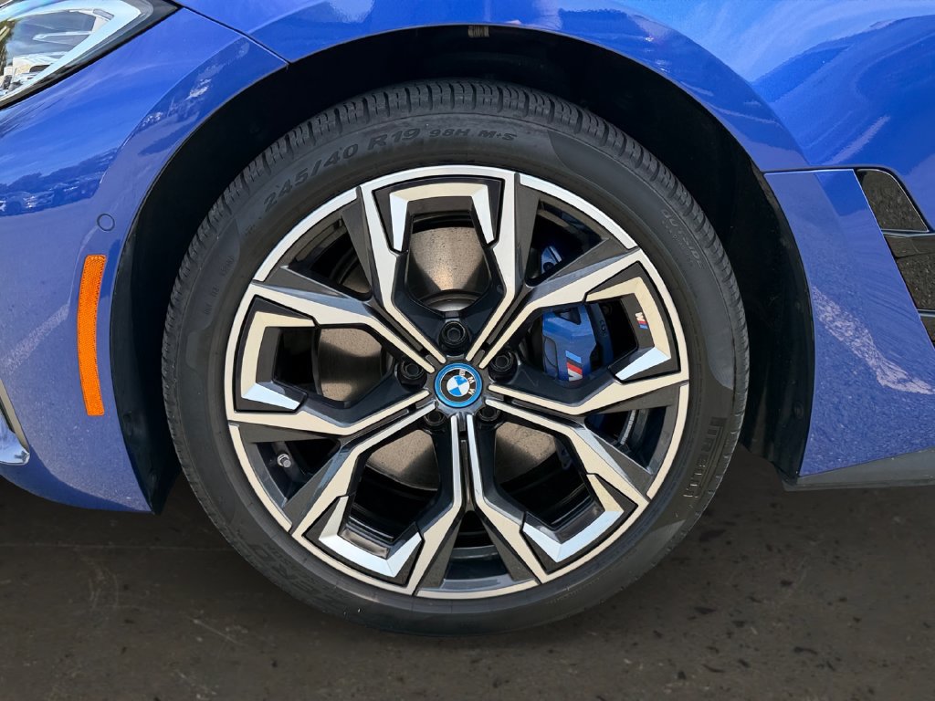 Used 2024 BMW i4 xDrive40i w/ M Sport Package AWD/4WD image 27