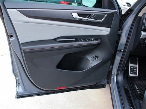 New 2026 Volkswagen Atlas Peak Edition image 12