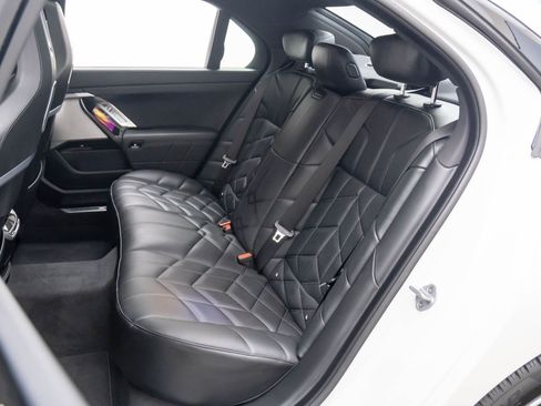 Used 2025 BMW 760i xDrive image 17