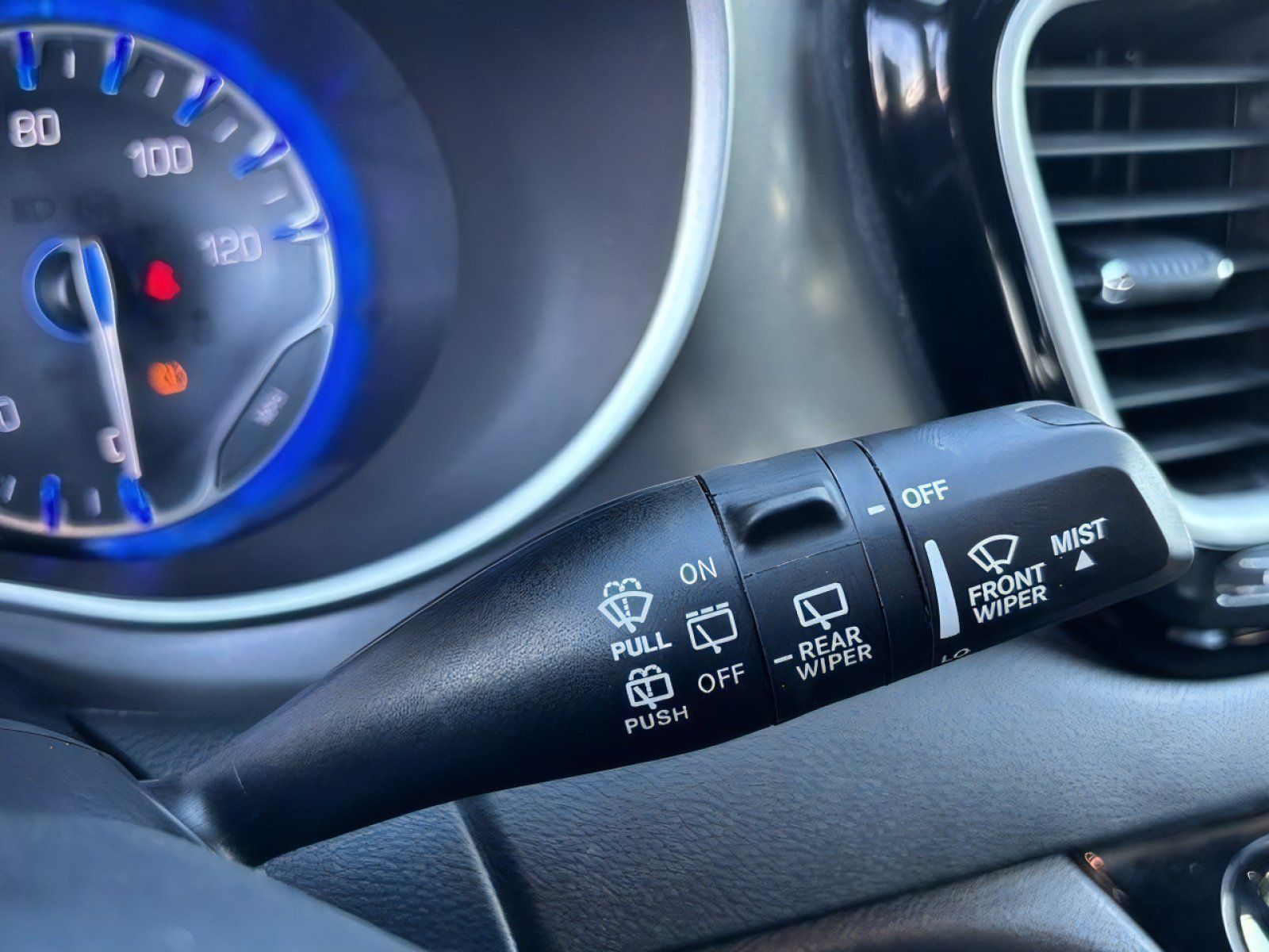 Used 2025 Chrysler Pacifica Select FWD image 24