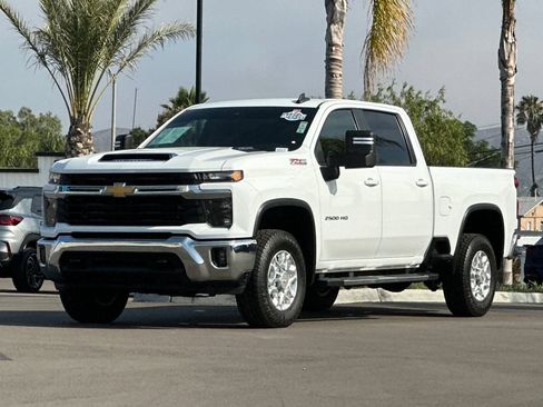 Used 2024 Chevrolet Silverado 2500 LT AWD/4WD image 8