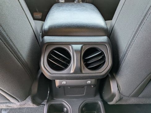 Used 2021 Jeep Wrangler Unlimited Sport AWD/4WD image 21