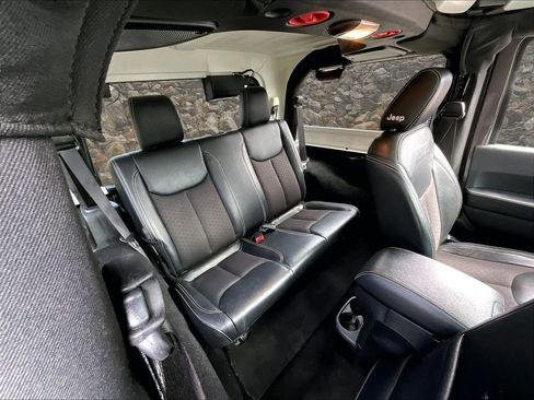 Used 2018 Jeep Wrangler Sport image 24