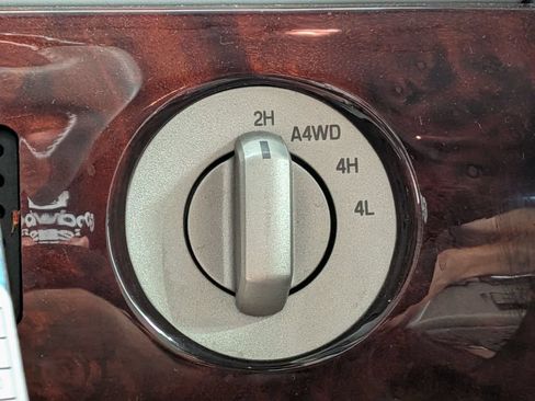 Used 2006 Lincoln Navigator Luxury AWD/4WD image 19