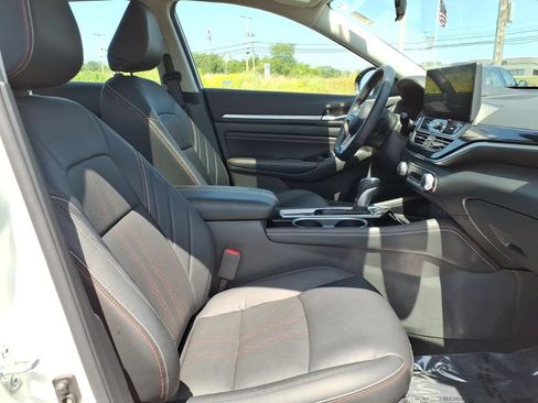 Certified 2023 Nissan Altima 2.5 SR w/ SR Premium Package AWD/4WD image 9
