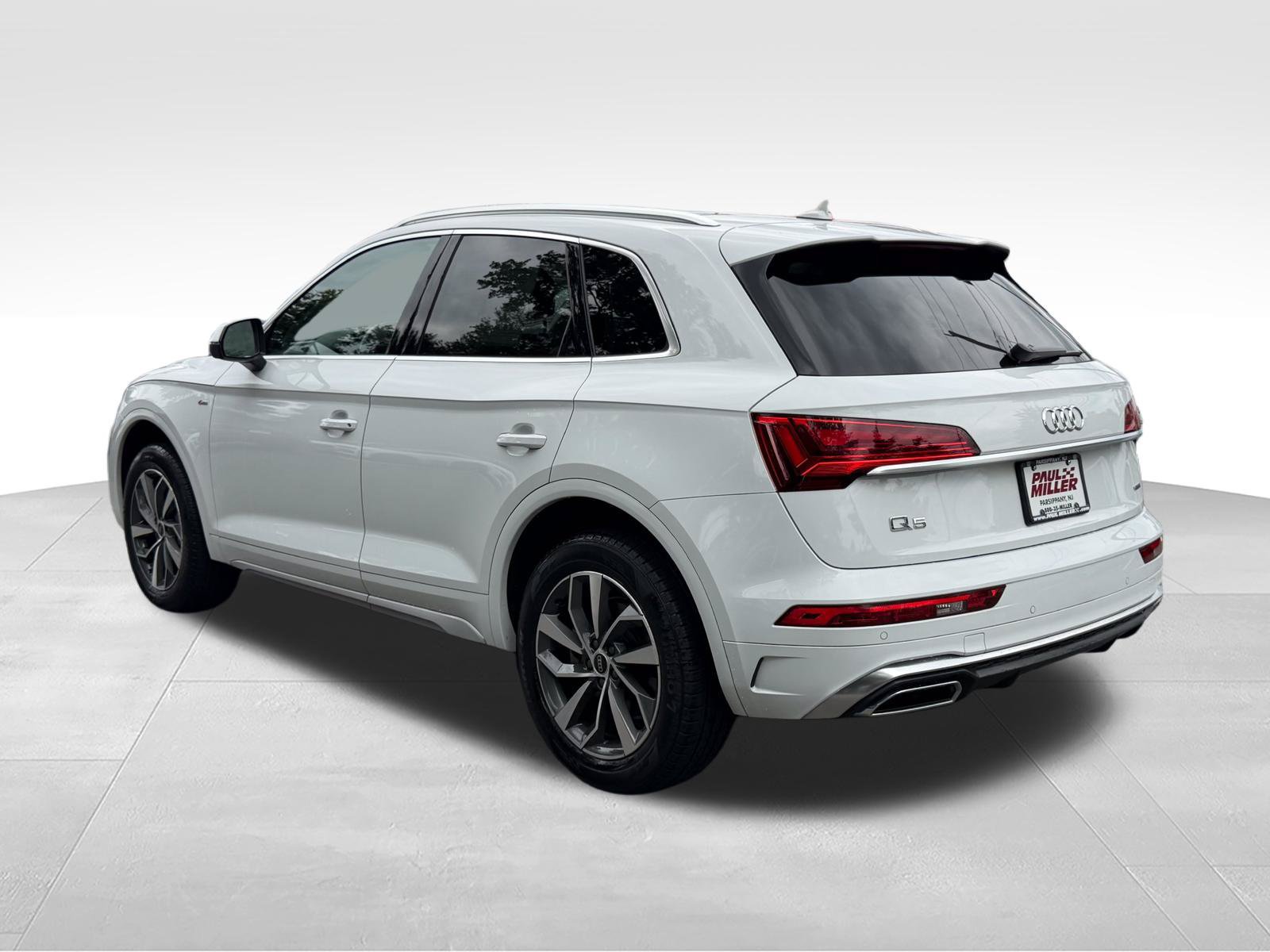 Used 2023 Audi Q5 2.0T Premium w/ Convenience Package AWD/4WD image 5