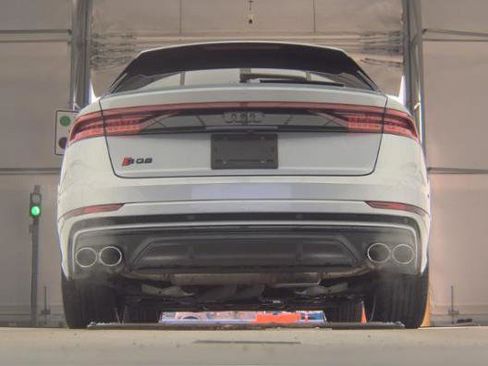 Used 2021 Audi SQ8 Premium Plus w/ SQ8 Black Optic Package image 8