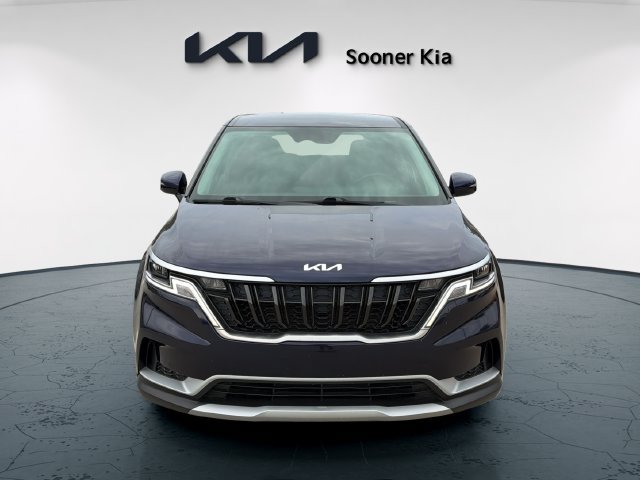 Used 2024 Kia Carnival LX FWD image 2
