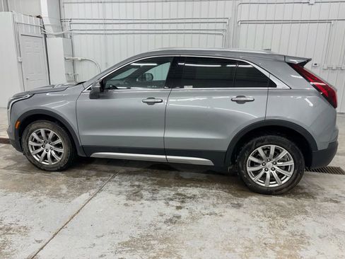Used 2023 Cadillac XT4 Premium Luxury image 3