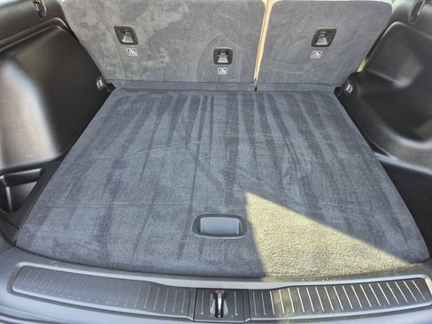 Certified 2023 Jeep Grand Cherokee Limited w/ Trailer Tow Prep Group (B) image 32