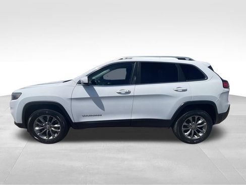 Used 2019 Jeep Cherokee Latitude Plus w/ Cold Weather Group AWD/4WD image 16