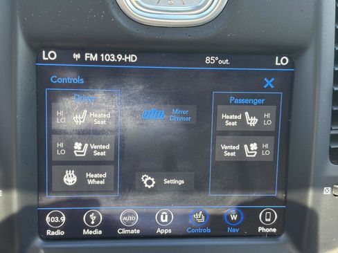 Used 2019 Chrysler 300 Limited image 27