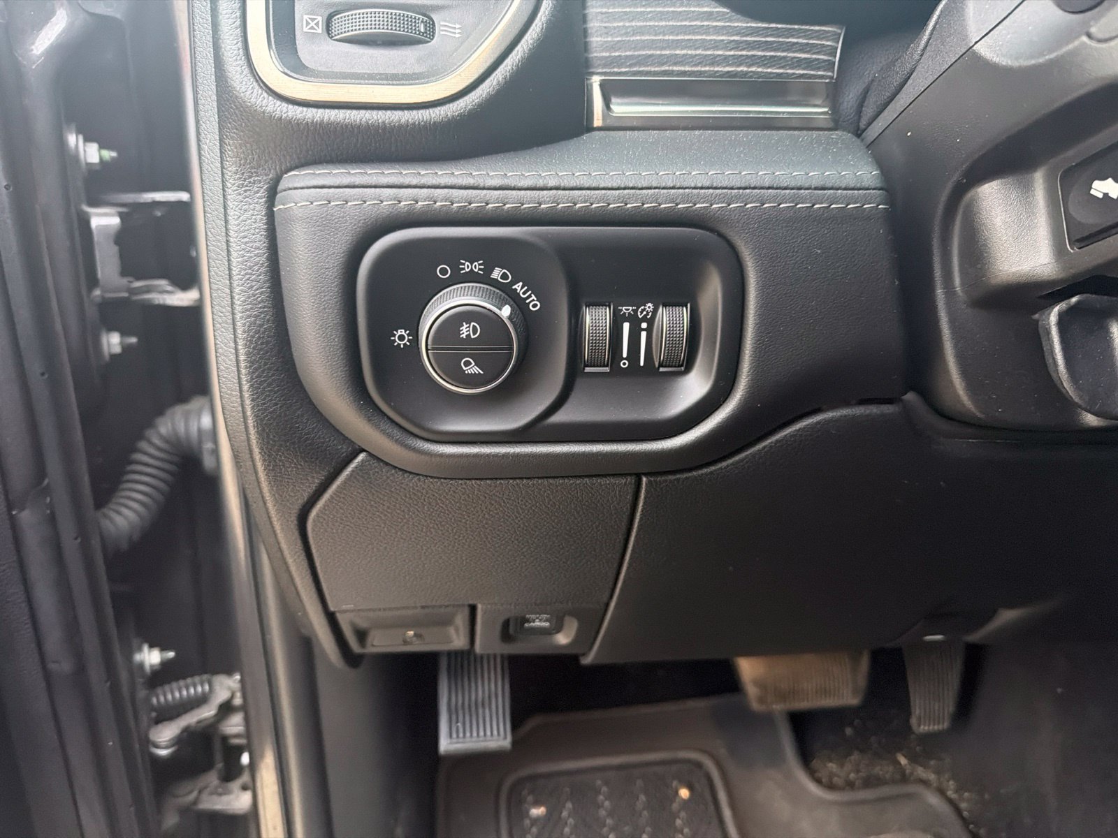 Used 2021 RAM 2500 Limited AWD/4WD image 12