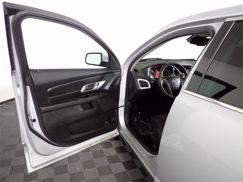 Used 2017 GMC Terrain SLE image 16