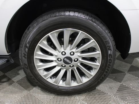 Used 2018 Lincoln Navigator Premiere AWD/4WD image 38