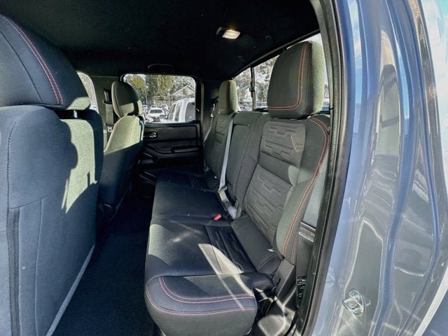 Used 2025 Nissan Frontier PRO-4X AWD/4WD image 18
