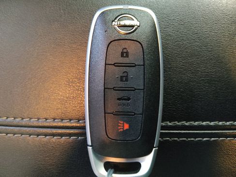Used 2025 Nissan Sentra S FWD image 32