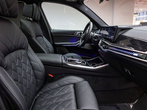 Used 2026 BMW X5 M60i w/ Executive Package image 18
