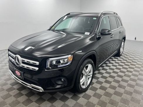 Used 2023 Mercedes-Benz GLB 250 4MATIC image 2