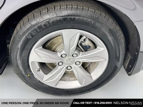 Used 2018 Honda Odyssey EX-L image 32