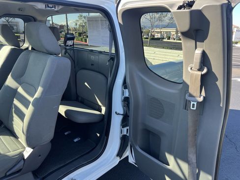 Used 2020 Nissan Frontier S image 16