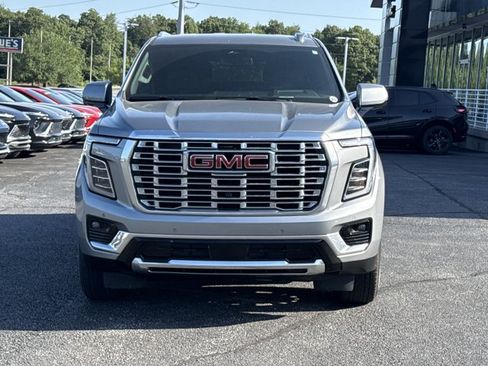 Used 2025 GMC Yukon Denali AWD/4WD image 16