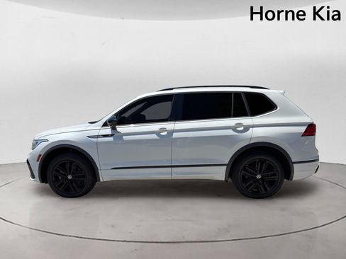 Used 2022 Volkswagen Tiguan SE R-Line AWD/4WD image 6