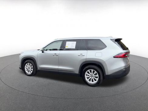 Used 2025 Toyota Grand Highlander XLE image 11