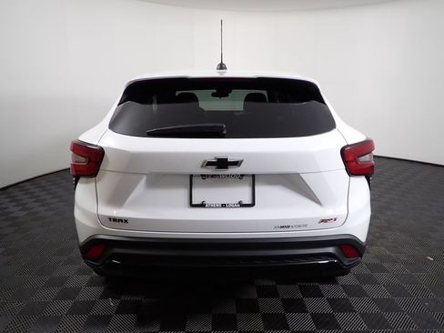 Used 2024 Chevrolet Trax RS w/ Driver Confidence Package FWD image 14