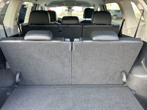 Certified 2024 Volkswagen Tiguan SE image 34