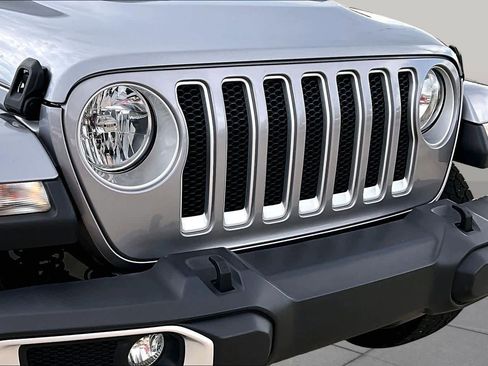 Used 2020 Jeep Wrangler Unlimited Sahara AWD/4WD image 28