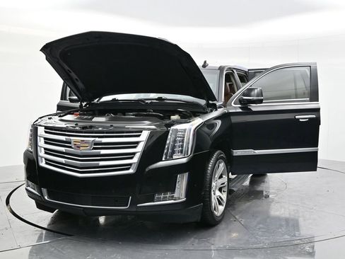 Used 2017 Cadillac Escalade Premium Luxury RWD image 58