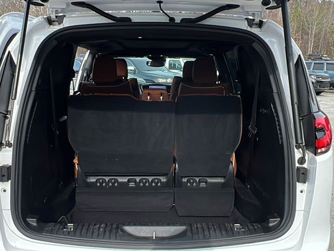 Used 2024 Chrysler Pacifica Pinnacle image 13