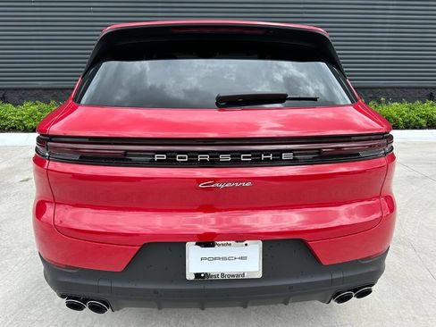 Certified 2025 Porsche Cayenne E-Hybrid AWD/4WD image 11