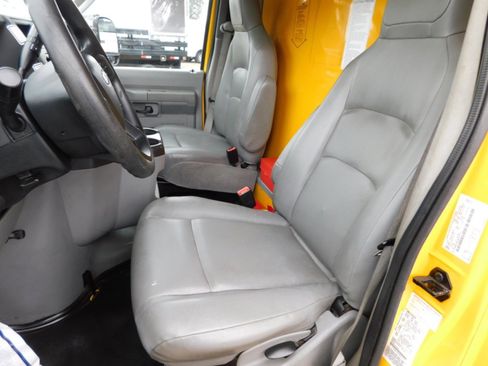 Used 2021 Ford E-350 and Econoline 350 Super Duty image 9