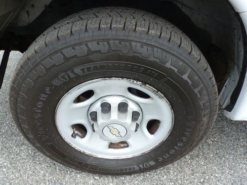 Used 2013 Chevrolet Express 2500 RWD image 10