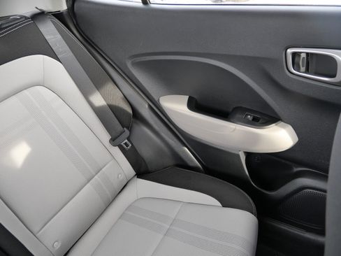 Certified 2023 Hyundai Venue SEL w/ Cargo Package image 14