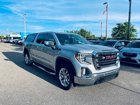 Used 2019 GMC Sierra 1500 SLT w/ Driver Alert Package I AWD/4WD image 9