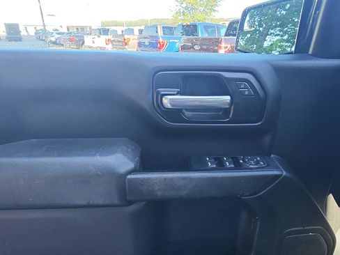 Used 2020 Chevrolet Silverado 1500 Custom Trail Boss w/ Custom Convenience Package AWD/4WD image 15